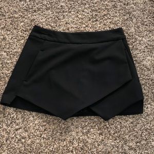 AQUA black skort